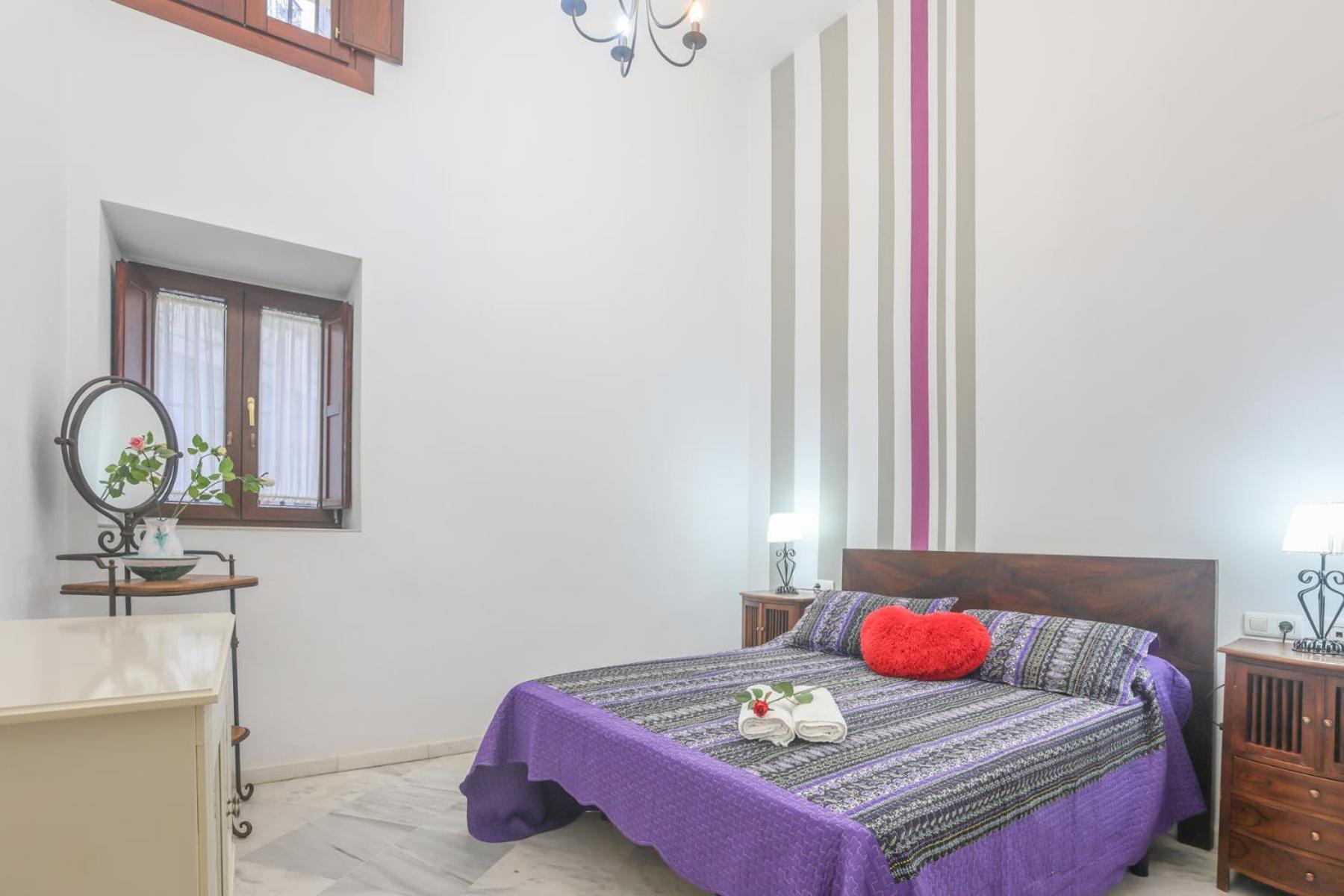 Galindo Center Premium Suites, Free Parking Севилья Экстерьер фото
